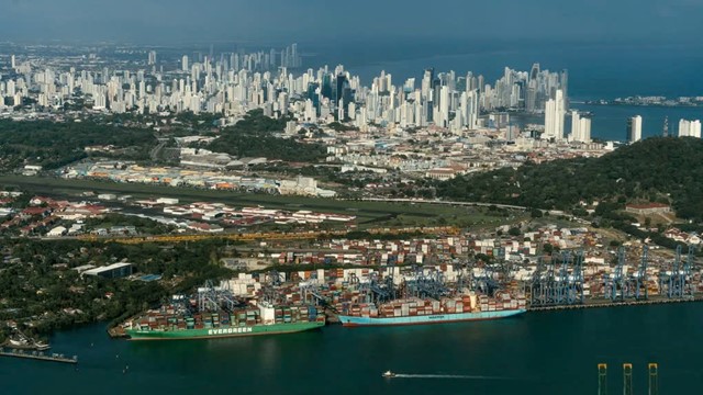 Đại gia Ý bất ngờ ‘hất cẳng’ BlackRock, thâu tóm 41/43 cảng trong thương vụ để đời của tỷ phú Lý Gia Thành