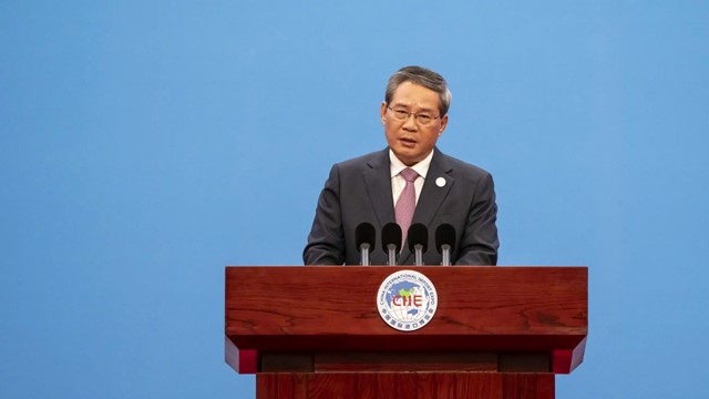 Thủ tướng Trung Quốc kêu gọi hỗ trợ thị trường chứng khoán và bất động sản giữa 'bão thuế quan'