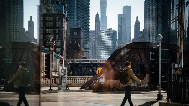 Dòng vốn tháo chạy, loạt tòa nhà chọc trời ‘đắp chiếu’ giữa trung tâm thành phố, lãng phí cả triệu m2