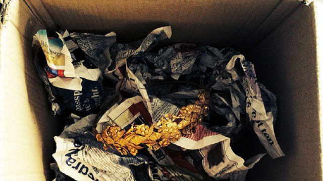 Dọn gầm giường, cụ ông bất ngờ phát hiện kho báu vàng ròng 2.300 tuổi trị giá 6 tỷ đồng