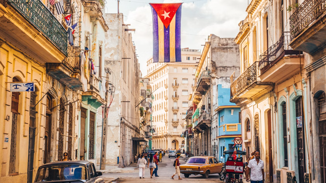 Khách Trung Quốc mang hy vọng hồi sinh ngành du lịch Cuba