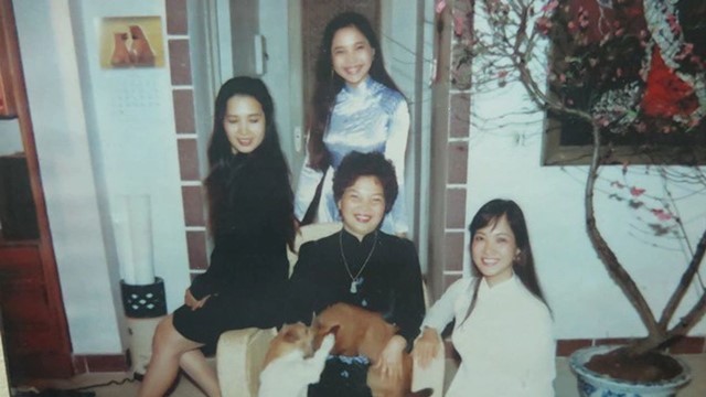 Gia đình hiếm có ở Việt Nam có đến 3 NSND, 3 NSƯT, cả mẹ và con gái đều là mỹ nhân nức tiếng