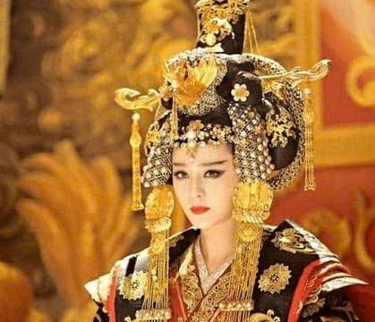 3 người phụ nữ thay mặt thiên tử quyết định vận mệnh Trung Hoa: Một người cầm quân, một người nhường ngôi, một người lập triều