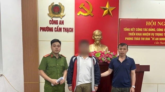 Một học sinh lớp 12 nhận được cuộc gọi từ công an, người nhà suýt mất 250 triệu vì thông báo con trúng tuyển đại học ở Vũ Hán