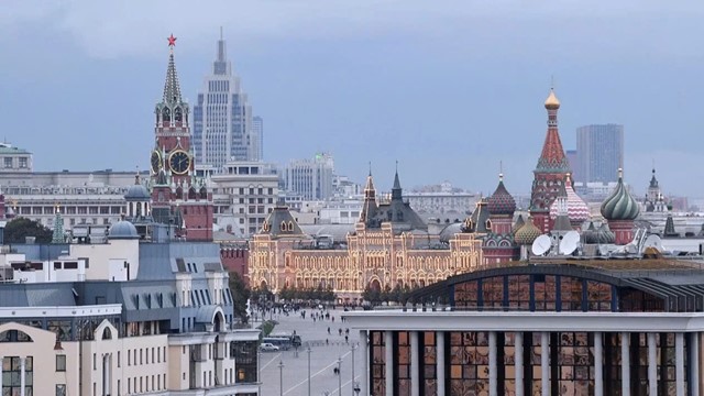 Kinh tế Nga phát tín hiệu cảnh báo: Tăng trưởng lao dốc, lạm phát vượt tầm kiểm soát?