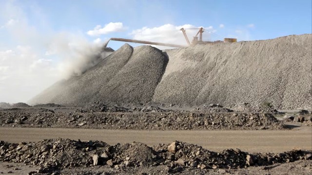 Trung Quốc siết xuất khẩu đất hiếm, cả thế giới gánh hậu quả