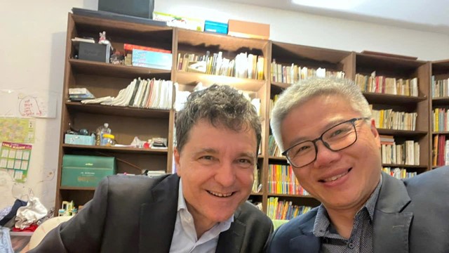 'Thần đồng' Toán học là Tổng thống đầu tiên trên thế giới giành hai Huy chương Vàng Olympic Toán quốc tế, bạn của GS người Việt Nam đầu tiên giành giải 'Nobel Toán học'