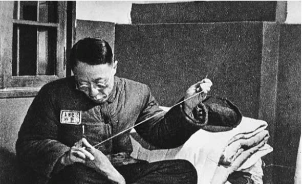 Vị vua cuối cùng của Trung Hoa: Bị thái giám 'lừa' suốt 20 năm, cuối đời còn phải xếp hàng mua vé vào Cố cung