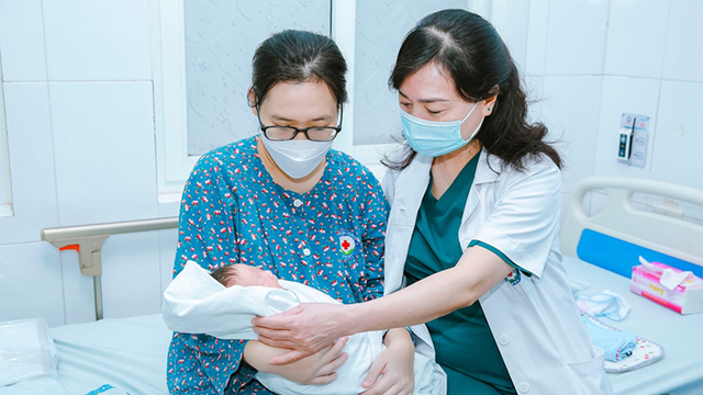 Phụ nữ sinh con thứ 2 có thể nghỉ thai sản thêm 1 tháng