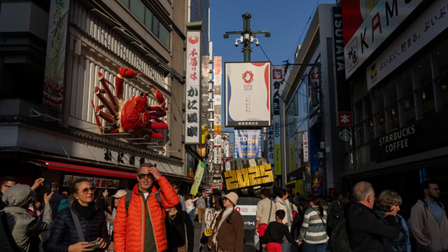 Lãi suất tăng, siêu cường châu Á lo nguy cơ vỡ trận vì 'núi' nợ công