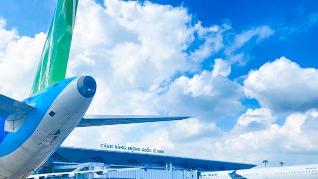 Hai sân bay quốc tế của Việt Nam tạm đóng cửa trong mùa du lịch cao điểm, doanh nghiệp lữ hành khẩn trương tìm giải pháp