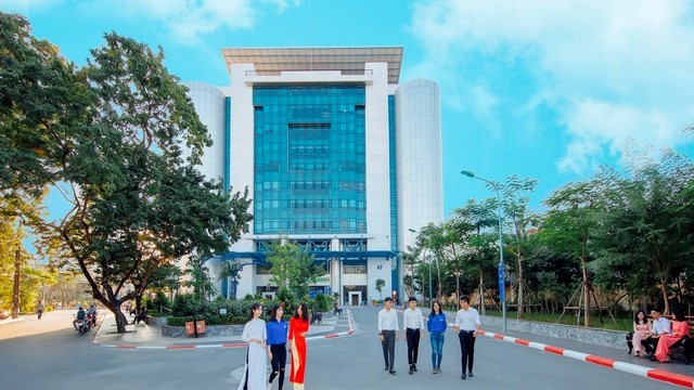 Đại học có sinh viên tốt nghiệp với thu nhập thuộc nhóm cao nhất Việt Nam, 'lò đào tạo' 10 CEO ngân hàng lớn nhất nước