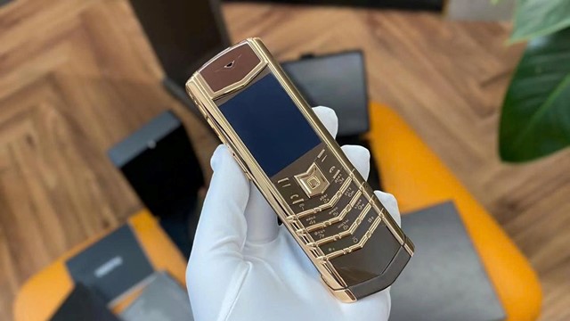 Thu giữ 3 điện thoại Vertu của cựu Phó Chánh án TAND Cấp cao 