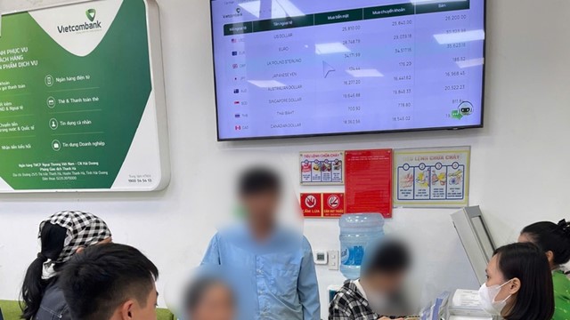 Bà N. đến ngân hàng chuyển khoản 150 triệu đồng, sau một câu nói liên quan đến con trai, nhân viên lập tức báo công an 