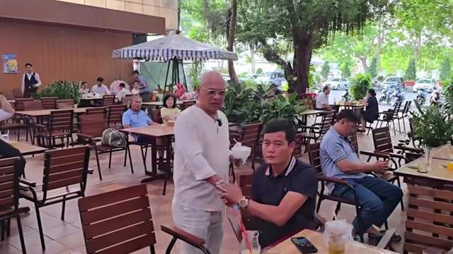 'Ông trùm Điền Quân' Color Man gặp lại Phó Giám đốc sau khi phá sản, nhờ 'phụ một tay đi bán đất'