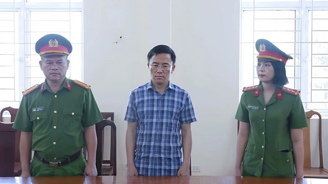 Khởi tố, bắt giam một Chủ tịch UBND xã