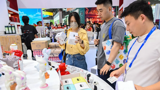 Xuất khẩu khó khăn vì thuế Mỹ, Thâm Quyến quay đầu làm 'cách mạng tiêu dùng' cứu kinh tế