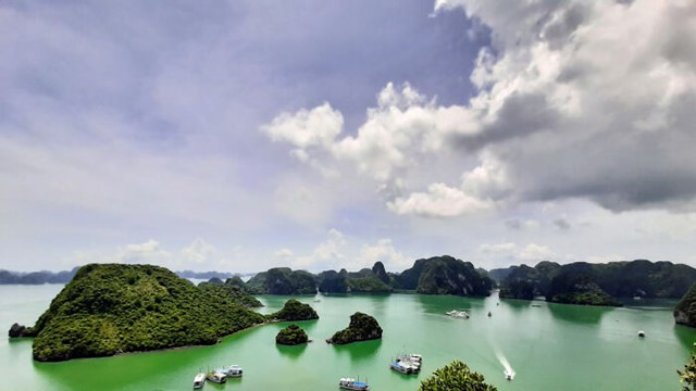 Vịnh Di sản của Việt Nam được chuyên trang nước ngoài vinh danh trong top 15 bãi biển đẹp nhất thế giới, du khách ‘nhất định phải ghé thăm ít nhất một lần trong đời’