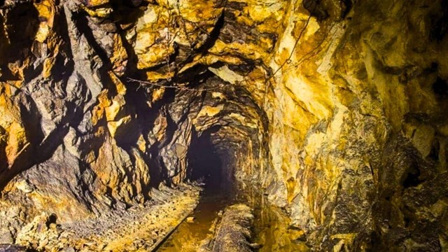 Phát hiện 'kho báu' 193 tấn trị giá 164 tỷ nằm sâu 300m dưới nền nhà dân