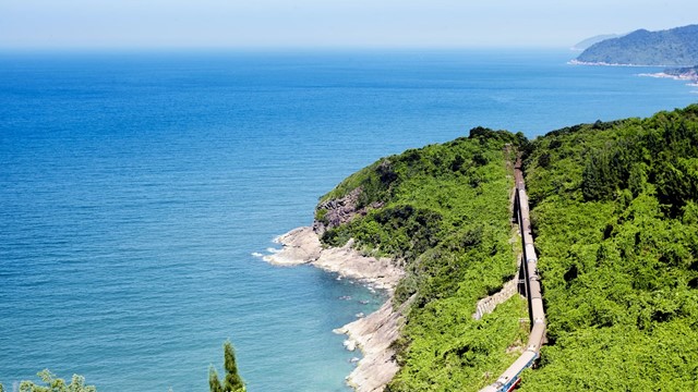 Tin mừng, chuyến tàu Bắc - Nam đứng đầu trong top hành trình tàu hỏa ấn tượng nhất thế giới 