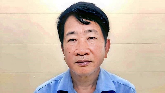 Bắt một cựu giám đốc BHXH nhận tiền hối lộ