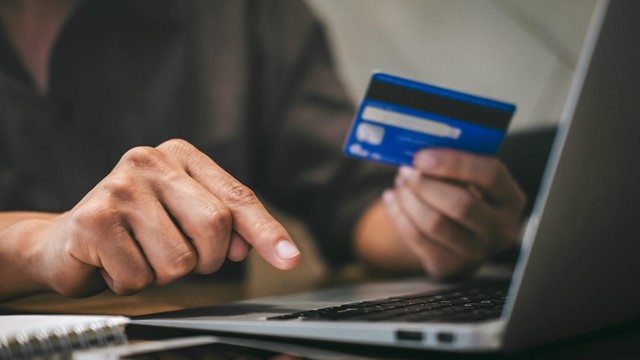 Ông D. bị lừa 31 triệu khi mua xe online, tìm đến 'công ty luật' thì mất thêm gần 200 triệu 