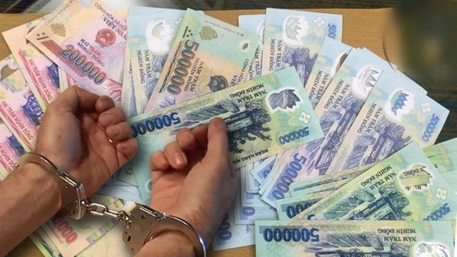 Khởi tố, bắt tạm giam kế toán trường cấp 2