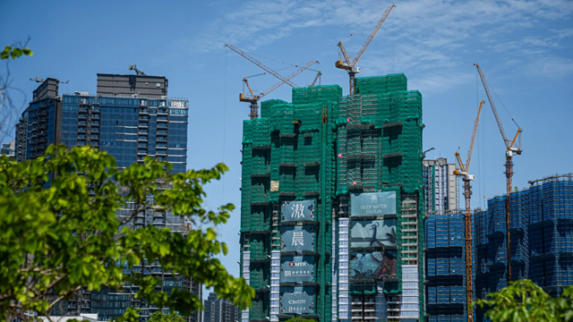 Bơm 11 tỷ USD giải cứu đại gia địa ốc nắm 1/10 GDP thành phố: Chuyện gì đang xảy ra ở Hồng Kông?