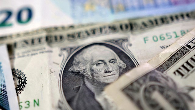 Đồng USD lao dốc không tưởng: Fed do dự, ông Trump lại muốn tiêu thêm 3.300 tỷ USD