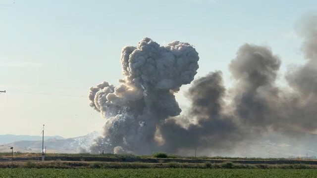 Kho pháo hoa nổ tung giữa đêm khiến 7 người mất tích, 32ha cây cỏ bị thiêu rụi