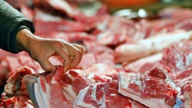 Khám xét một cửa hàng điện thoại, thu giữ gần 2 tấn thịt bò Kobe và thịt lợn Trung Quốc không nhãn mác trong kho lạnh