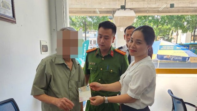 Ông L. đến tất toán sổ tiết kiệm 250 triệu đồng, ngân viên ngân hàng GP Bank lập tức ngăn chặn, công an vào cuộc