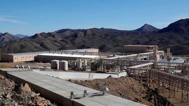 Đất hiếm không còn hiếm: Mỹ ký thỏa thuận lịch sử đe dọa vị thế Trung Quốc, loạt cổ phiếu tăng dựng đứng