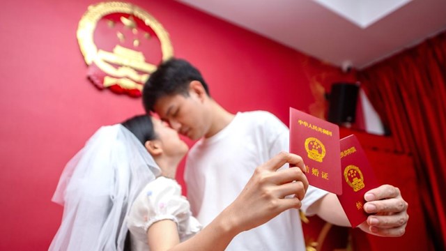Trung Quốc tăng gấp 5 lần thời gian nghỉ phép để thúc đẩy người trẻ hẹn hò, kết hôn 