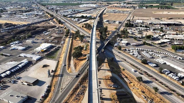 Khẩn cấp dừng dự án đường sắt cao tốc dài gần 1.300km chậm tiến độ 5 năm, đội vốn hơn 3 triệu tỷ đồng 