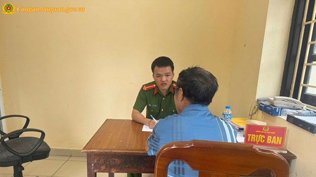 Ông T. định chuyển khoản 230 triệu cho 'cán bộ Quân khu 1', công an xã lập tức mời lên làm việc