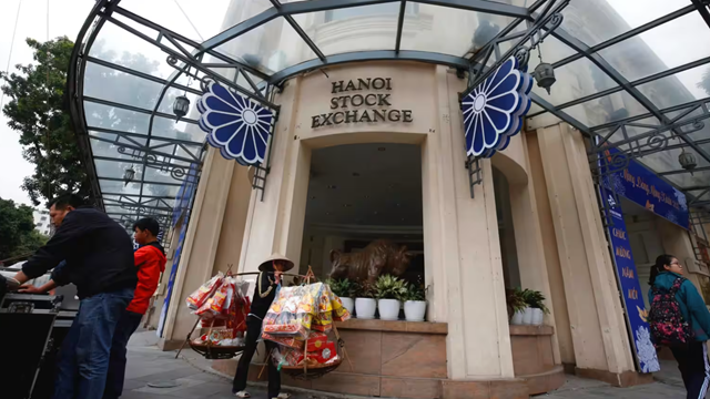 Lý giải nguyên nhân khối ngoại ồ ạt đổi tiền vào chứng khoán Việt Nam trong tháng 7