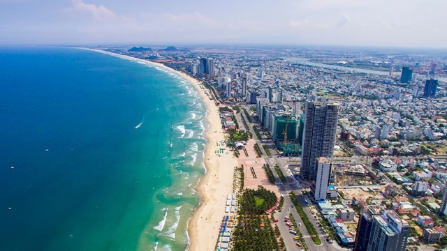 Bãi biển Việt Nam lọt top đẹp nhất hành tinh, nằm ngay tại thành phố đáng sống nhất nước