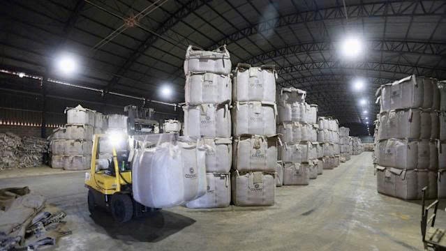 Bị Mỹ áp thuế 50%, nước BRICS ‘thoát hiểm’ phút chót nhờ 183 giấy thông hành từ Bắc Kinh