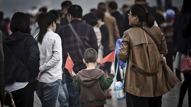 Nền kinh tế thứ 2 thế giới lung lay: Người trẻ không chịu sinh con, chính phủ nỗ lực giải cứu trong vô vọng 