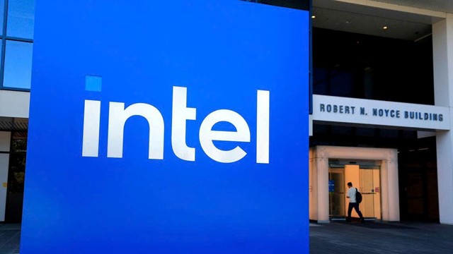 Mỹ chưa ra tay, đại gia Nhật Bản ‘đi trước một bước’ rót 2 tỷ USD vào Intel