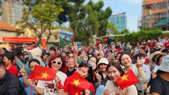 Hà Nội miễn phí bánh, nước, lương khô phục vụ người dân xem diễu binh 2/9