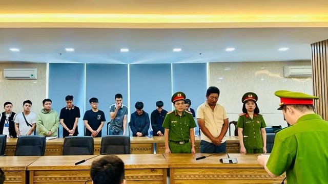 Khởi tố thêm 20 bị can trong đường dây rửa tiền xuyên quốc gia gần 30.000 tỷ đồng, hàng loạt nhân viên ngân hàng ‘sa lưới’