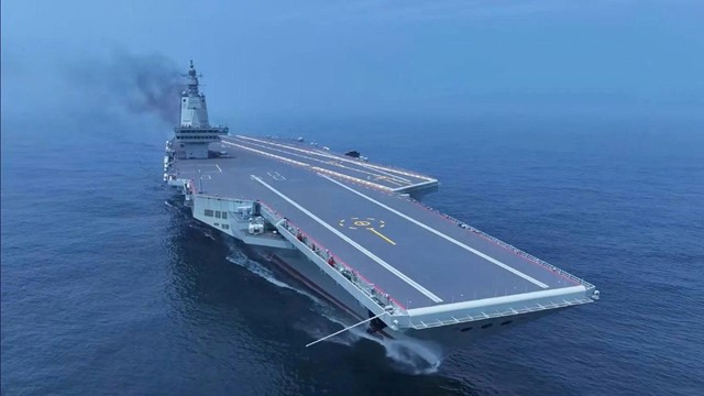 Trung Quốc sắp biên chế tàu sân bay 80.000 tấn, thông điệp gửi thẳng tới Nhật Bản?