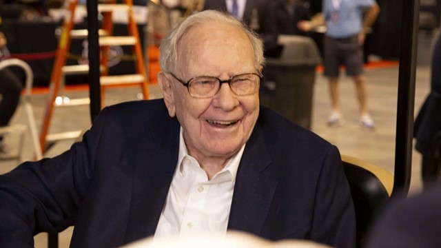 Warren Buffett tiết lộ kế hoạch bất ngờ với ngành đường sắt, Phố Wall lập tức dậy sóng 