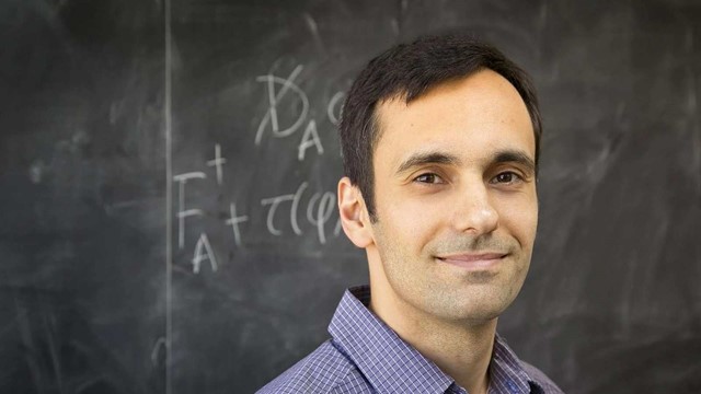 'Thần đồng' Toán học duy nhất 3 lần đạt điểm tuyệt đối 42/42 tại Olympic Toán học quốc tế