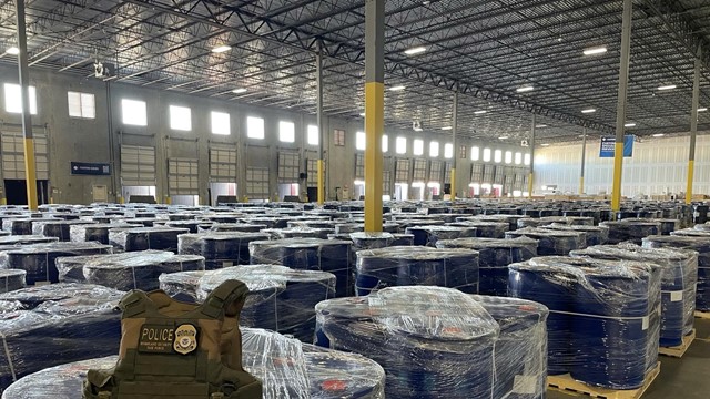 Thu giữ kỷ lục hơn 300.000 kg tiền chất ma túy ‘từ Trung Quốc’