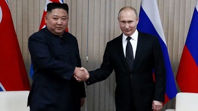 Ông Kim Jong Un hứa gì với ông Putin khi hai nhà lãnh đạo gặp nhau ở Bắc Kinh?