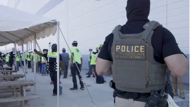 Mỹ - Hàn căng như dây đàn sau cuộc đột kích nhà máy Hyundai