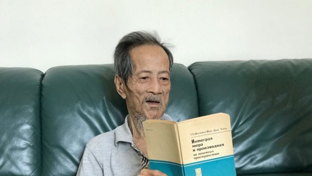 'Người khai sinh' hệ chuyên Toán, là người Việt đầu tiên có bài được lựa chọn đưa vào đề thi IMO chính thức